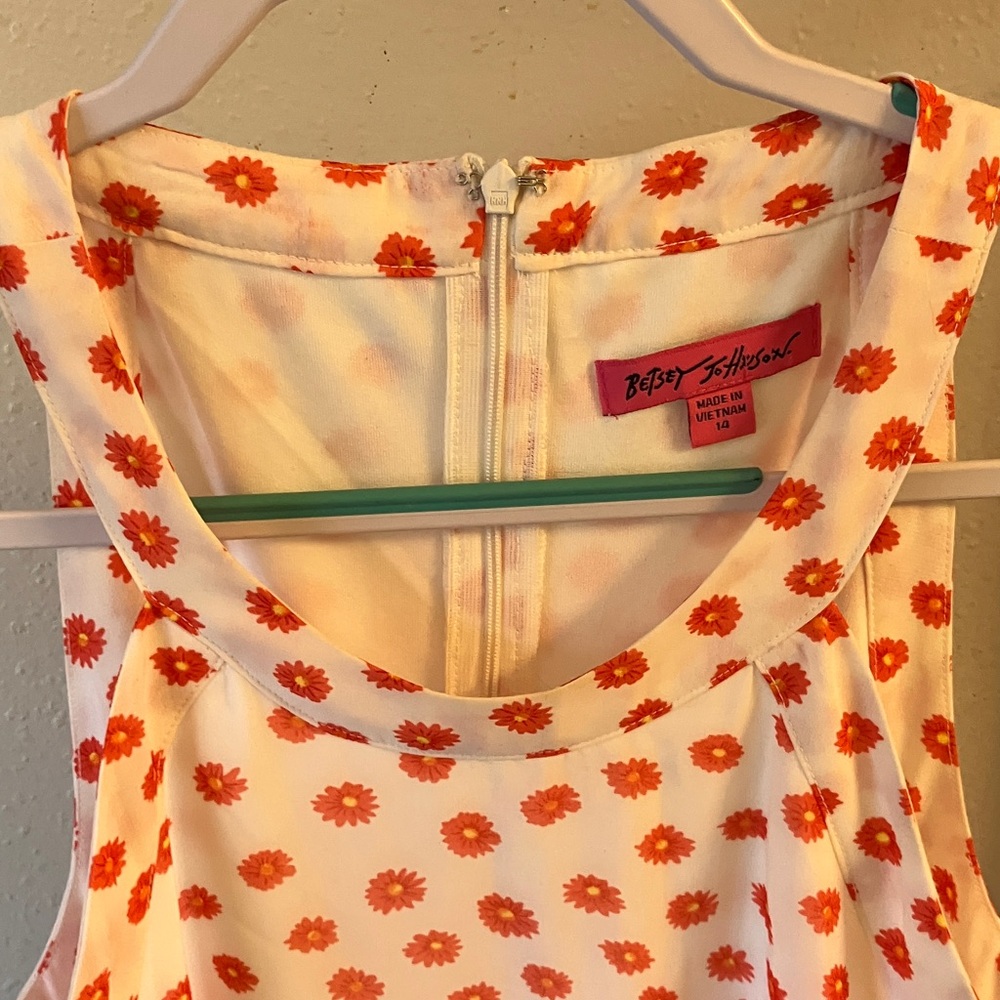 Betsey Johnsom Sleeveless White Dress with Coral Flower Print - Picture 8 of 11
